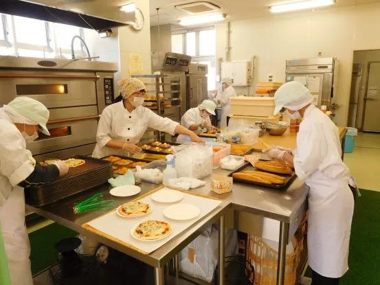 越谷市指定障害福祉サービス事業所「しらこばと」